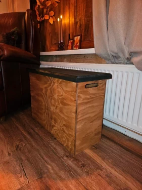 Houten ombouw voor computer bruin met zwart